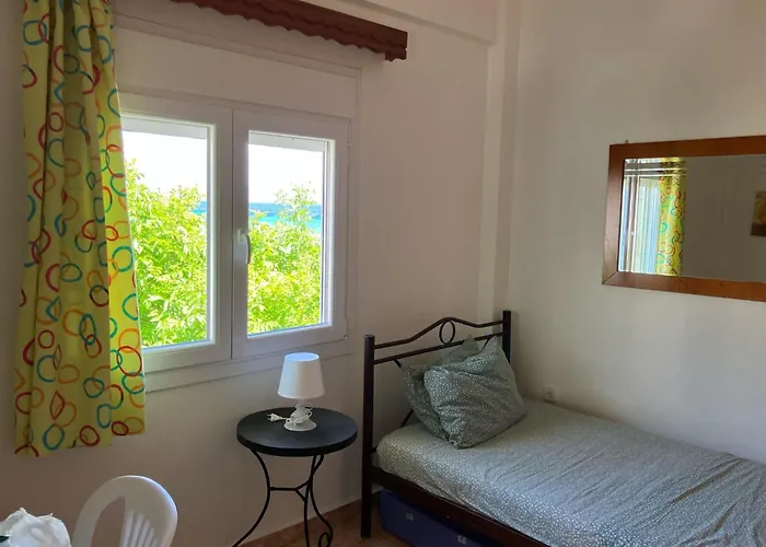 The Family Place - Cosy Double Bedroom Apartment On Beach Of Kallithea, Chalkidiki
